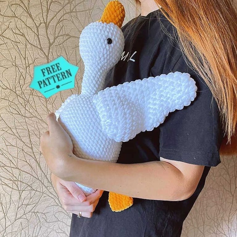 Amigurumi Crochet Goose For Hugs Free Pattern